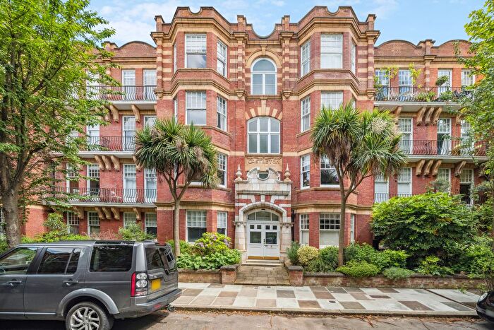 2 Bedroom Flat To Rent In Riverview Gardens, Barnes, SW13