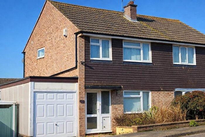 3 Bedroom Semi-Detached House For Sale In Prestbury Road, Loughborough, LE11