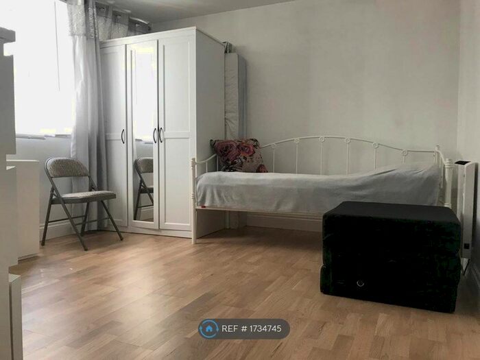 Studio To Rent In Kingsfield Road, Watford, WD19