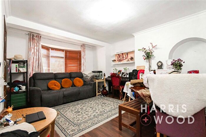 3 Bedroom End Of Terrace House For Sale In Rowney Gardens, Dagenham, RM9