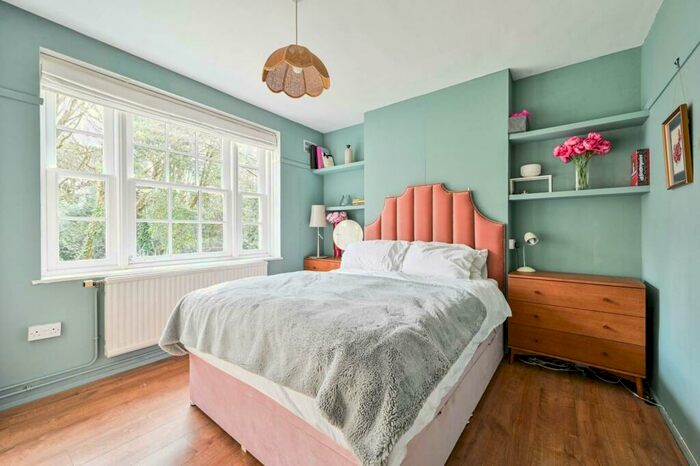 2 Bedroom Flat To Rent In Montgomery House, Hillcrest, Hillgate Village, London, N6