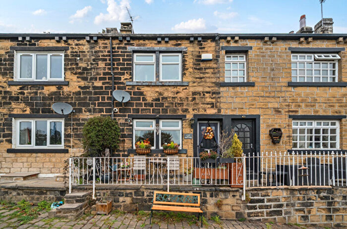 2 Bedroom Terraced House For Sale In Crimbles Terrace, Pudsey, West Yorkshire, LS28