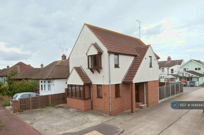3 Bedroom Detached House To Rent In Armitage, Southend On Sea, SS1