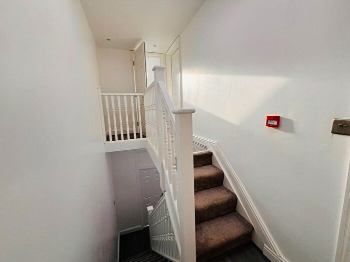 6 Bedroom Terraced House To Rent In Glenny Road, Barking, IG11