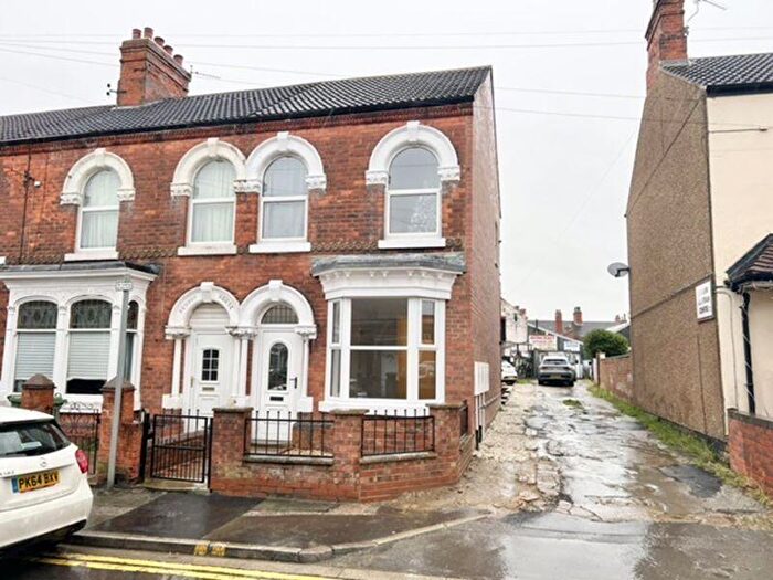 2 Bedroom Flat To Rent In Sea View Street, Cleethorpes, DN35