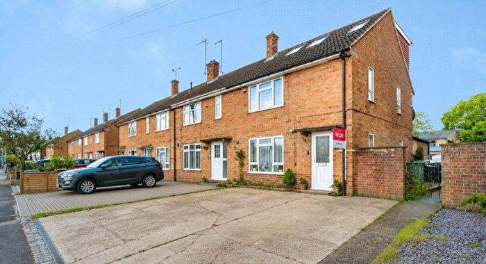 3 Bedroom End Of Terrace House For Sale In Lammas Walk, Leighton Buzzard, Bedfordshire, LU7