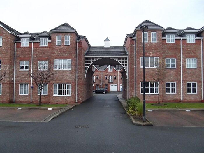 2 Bedroom Flat To Rent In Devonshire Road, Altrincham, WA14