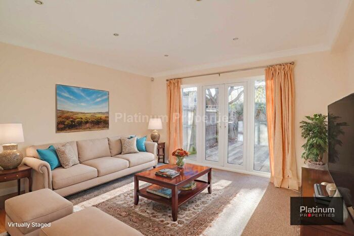 4 Bedroom Town House To Rent In Scotland Road, Cambridge, CB4