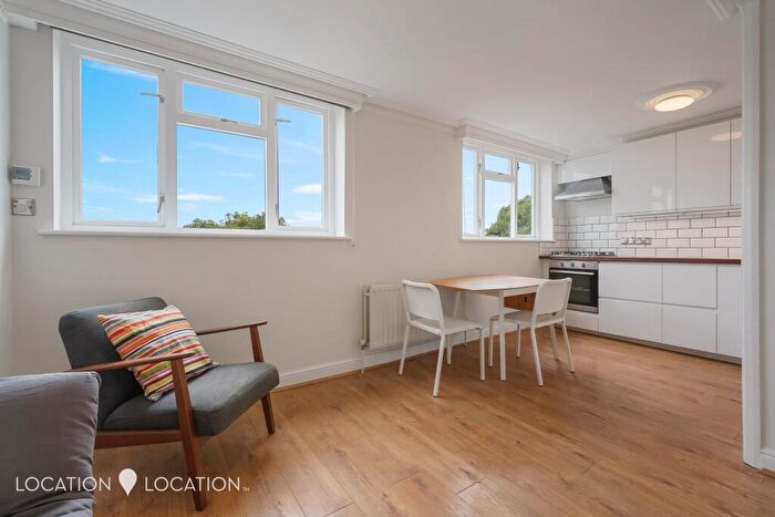 1 Bedroom Flat To Rent In Amhurst Road, London, N16