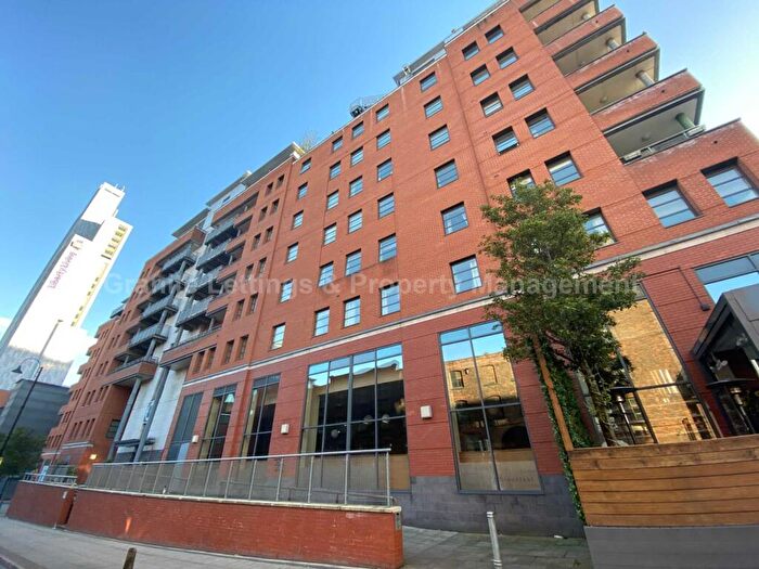 2 Bedroom Apartment To Rent In The Quadrangle, Lower Ormond Street, Manchester, M1