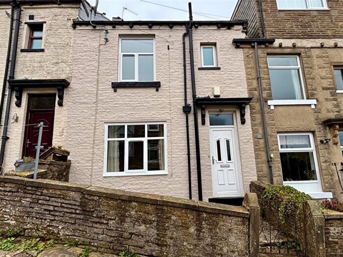1 Bedroom Property For Sale In Cliffe Street, Thornton, Bradford, BD13