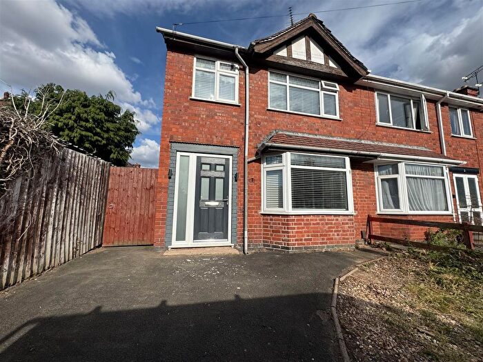 3 Bedroom Semi-Detached House To Rent In Burleigh Road, Hinckley, LE10