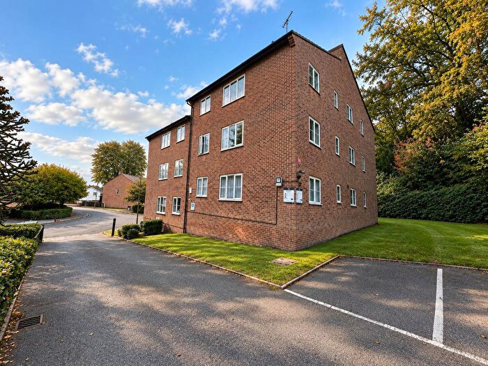 1 Bedroom Flat For Sale In Badgers Copse, Orpington, Kent, BR6