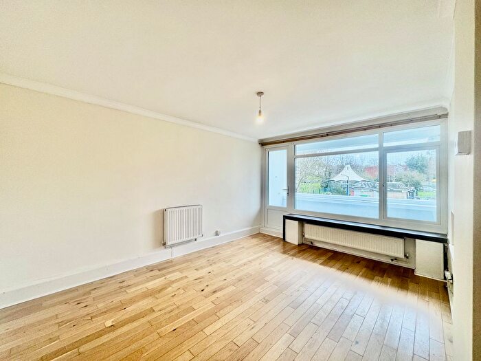 1 Bedroom Flat To Rent In Tangley Grove, London, SW15