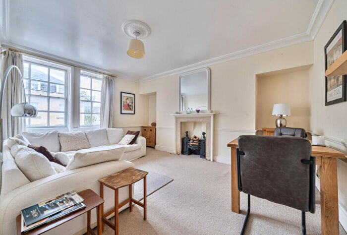 1 Bedroom Apartment For Sale In St. James's Parade, Bath, Somerset, BA1