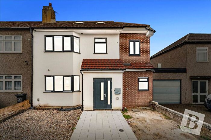 5 Bedroom End Of Terrace House For Sale In Homefield Avenue, Ilford, IG2