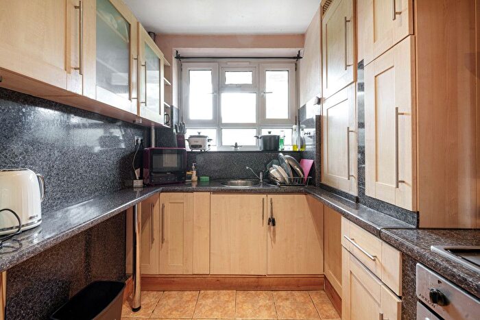 2 Bedroom Flat For Sale In Holderness House, Champion Hill, Camberwell, SE5