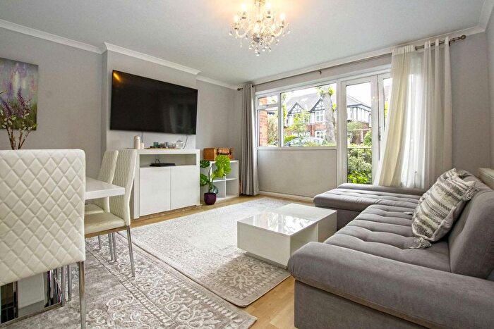 2 Bedroom Flat To Rent In Brunswick Road, London, W5