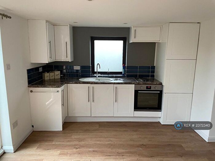 1 Bedroom Bungalow To Rent In White Cottage Newlands Corner, Guildford, GU4