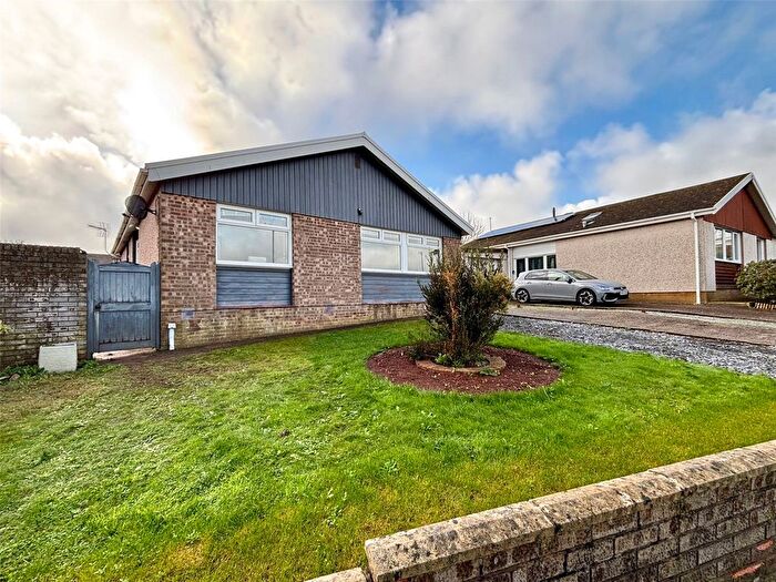 3 Bedroom Bungalow For Sale In Skomer Drive, Milford Haven, Pembrokeshire, SA73