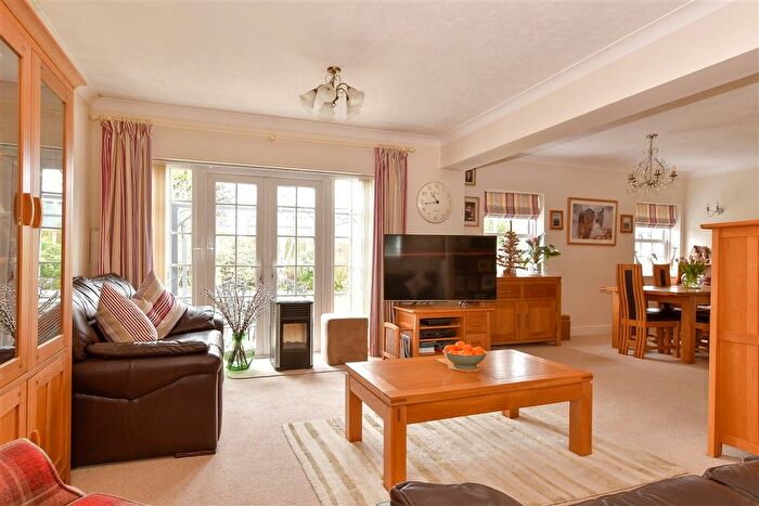 3 Bedroom Detached Bungalow For Sale In Ashford Road, Faversham, Kent, ME13