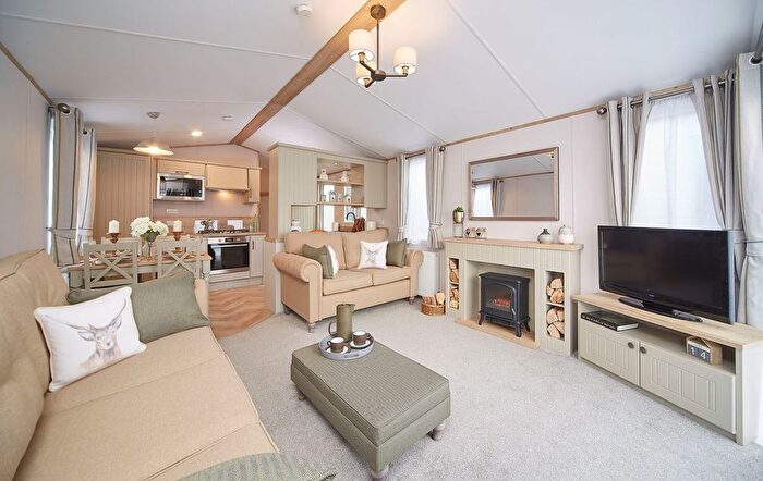 3 Bedroom Park Home For Sale In Fenny Bentley, Ashbourne, DE6