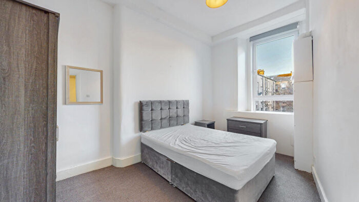 2 Bedroom Flat To Rent In /, Duke Street, Denistoun, G31
