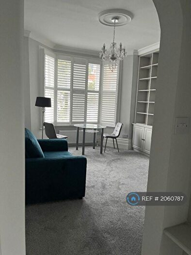 1 Bedroom Flat To Rent In Pilgrims Lane, London, NW3