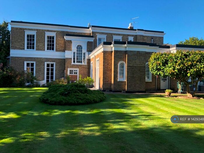 2 Bedroom Flat To Rent In Ouseley Lodge, Old Windsor, Windsor, SL4