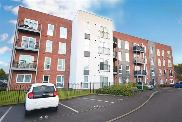 2 Bedroom Flat To Rent In Sheen Gardens, Manchester, M22