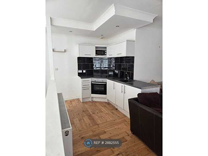 1 Bedroom Flat To Rent In Weensland Road, Hawick, TD9