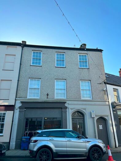 1 Bedroom Flat To Rent In Flat, High Street, Pwllheli, LL53