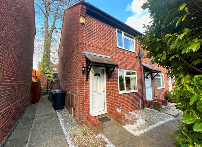 2 Bedroom House To Rent In Acer Grove, Ipswich, IP8