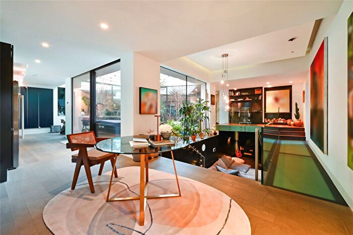 2 Bedroom Flat To Rent In Frederick Close, London, W2