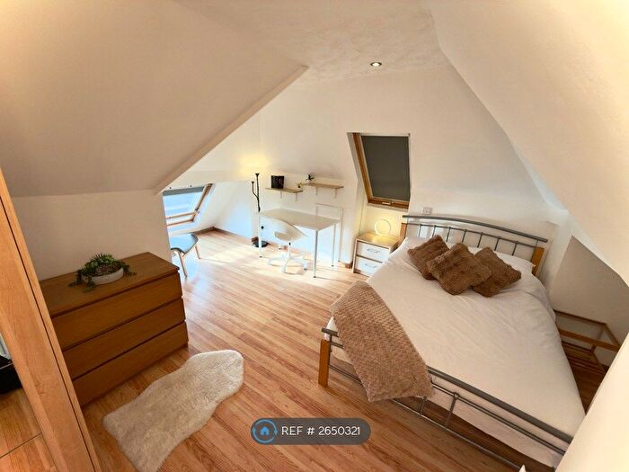 5 Bedroom Semi-Detached House To Rent In Farndon Green, Nottingham, NG8