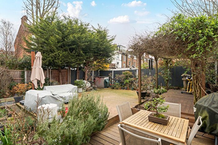 3 Bedroom Flat For Sale In Alexandra Park Road, Muswell Hill, London, N10