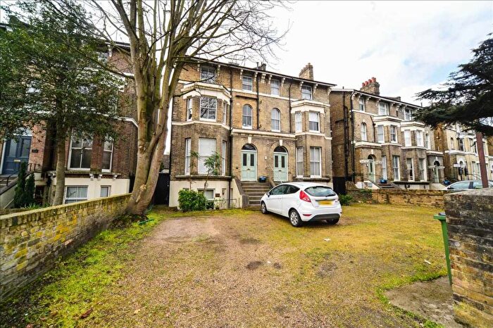 1 Bedroom Apartment For Sale In Vanbrugh Park, London, SE3