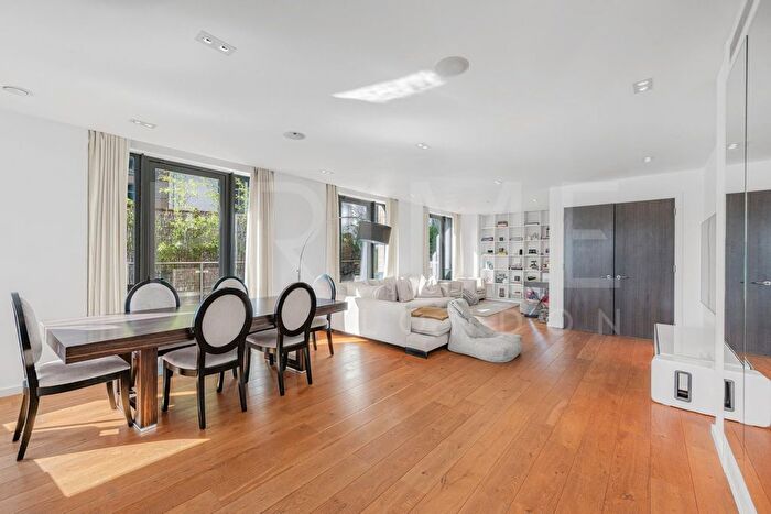 2 Bedroom Flat To Rent In Chelsea Wharf Residences, Lots Road, Chelsea, SW10