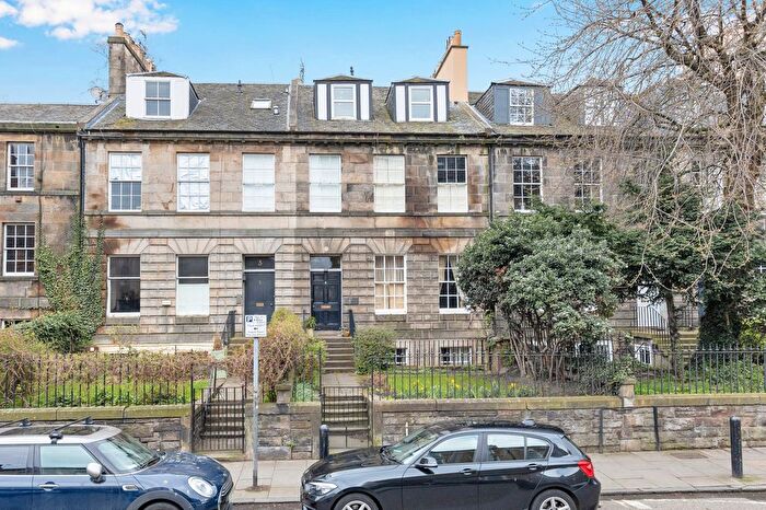 2 Bedroom Flat For Sale In / Marys Place, Stockbridge, Edinburgh, EH4