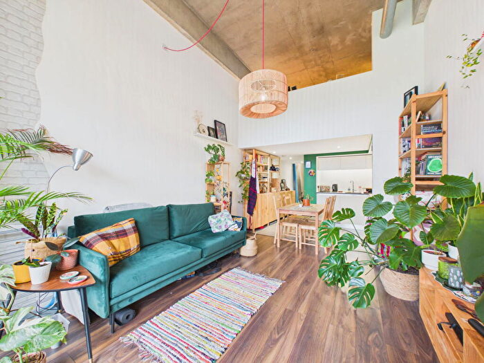 1 Bedroom Apartment For Sale In Lakeshore, Bristol, BS13