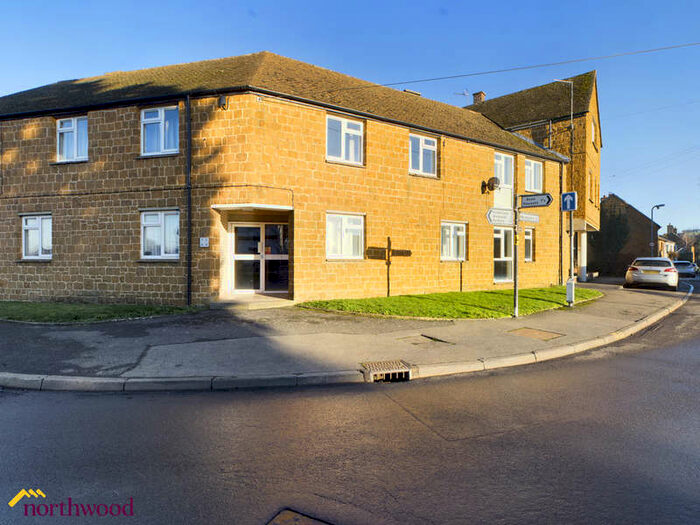 2 Bedroom Flat To Rent In Manor Court, Fenny Compton, CV47