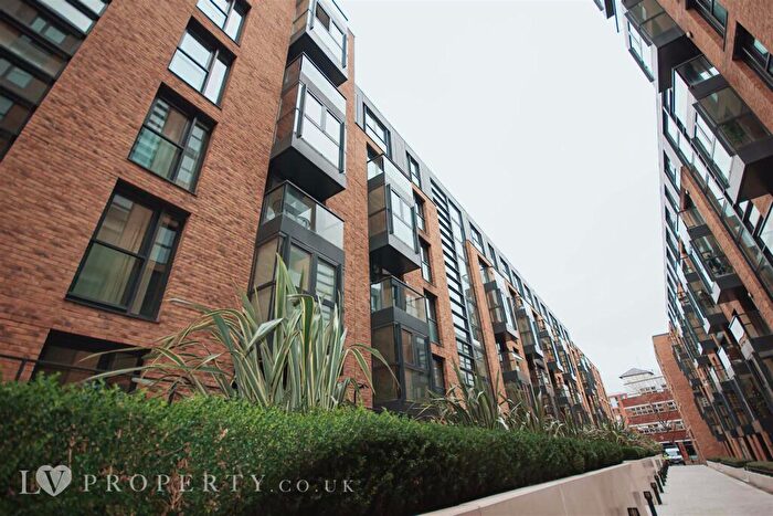 1 Bedroom Apartment To Rent In St. John's Walk, City Centre, Birmingham, West Midlands, B5