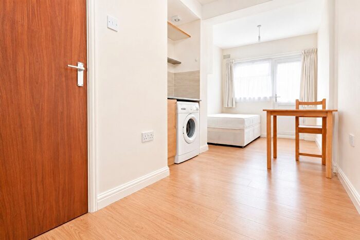 Studio To Rent In Nightingale Road, London, N9