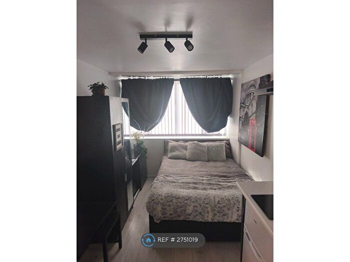 Studio To Rent In Uppingham Gardens, Nottingham, NG2