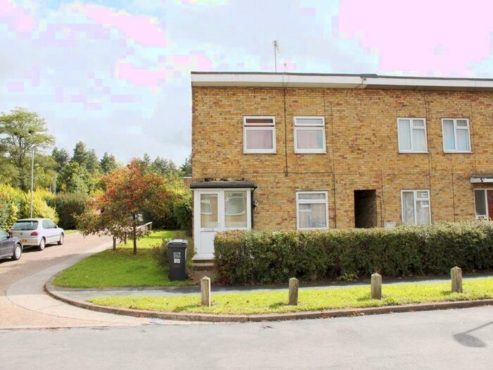 4 Bedroom End Of Terrace House To Rent In Honeysuckle Gardens, Hatfield, AL10