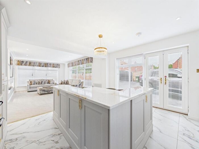 3 Bedroom Detached Bungalow For Sale In Weeland Road, Eggborough, DN14
