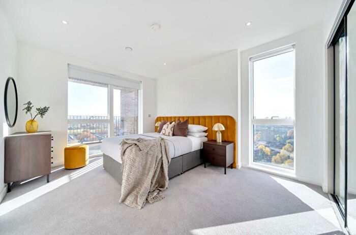 1 Bedroom Apartment To Rent In Thurlow Street, London, SE17