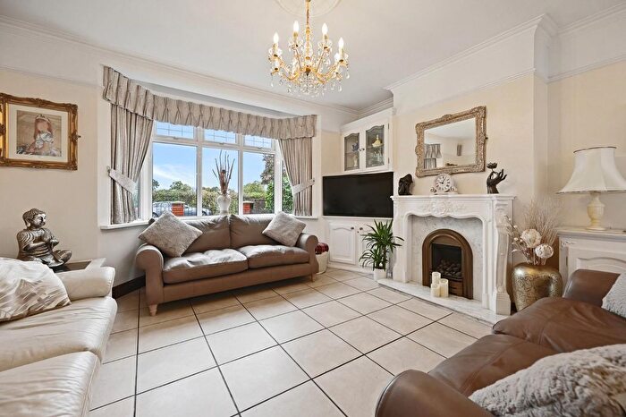 4 Bedroom Terraced House For Sale In Eastfields Road, Acton, W3