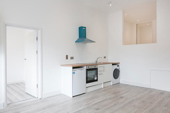 2 Bedroom Apartment To Rent In Miflats, Bracknell, Berkshire, RG12