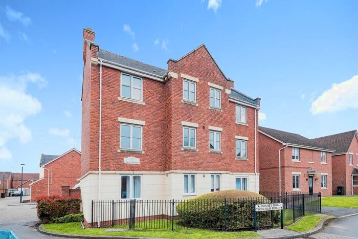 2 Bedroom Flat For Sale In Dorney Road, Swindon, SN25